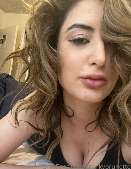 snarkybrunette hot star photo