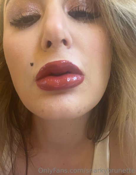 snarkybrunette model sex gallery