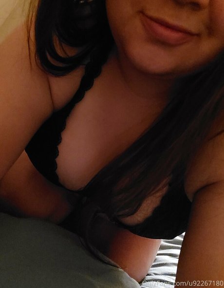 greensweater exclusive actress pic