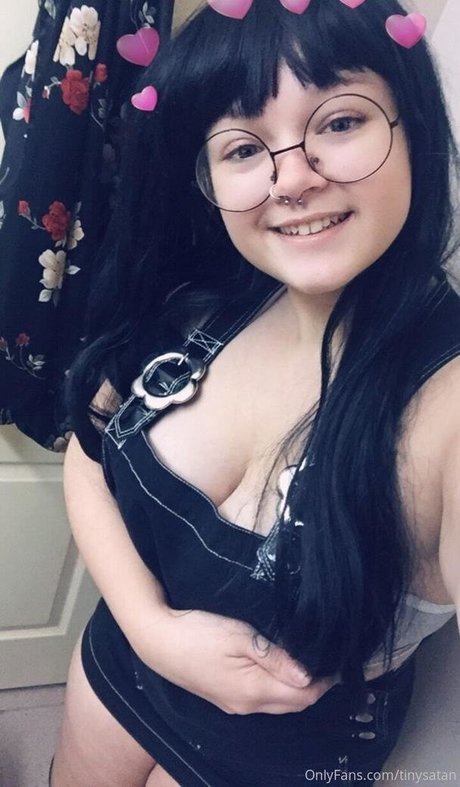 tinysatan pretty pornstar pictures