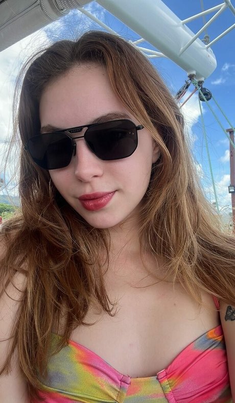 Fernanda Schneider pretty star pics