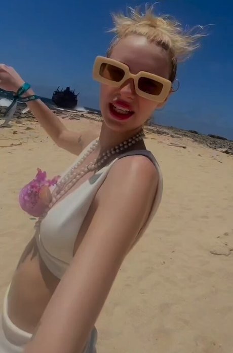 Fernanda Schneider star pornographic photos