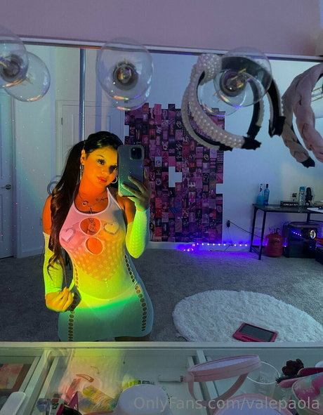 valepaola model beautiful pictures