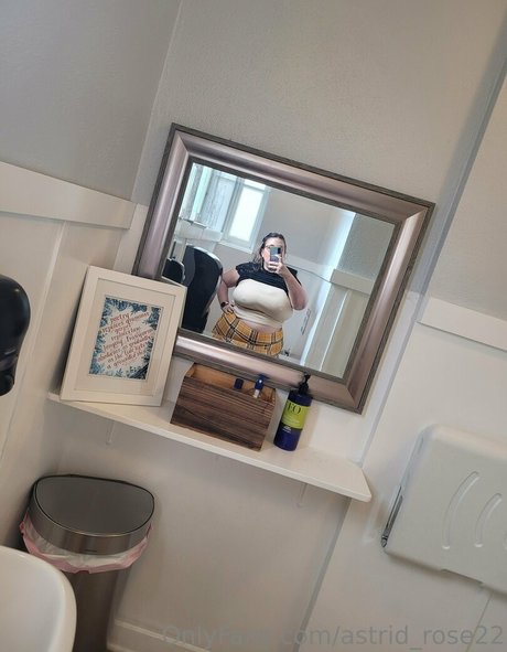 astrid rose22 star pretty pic