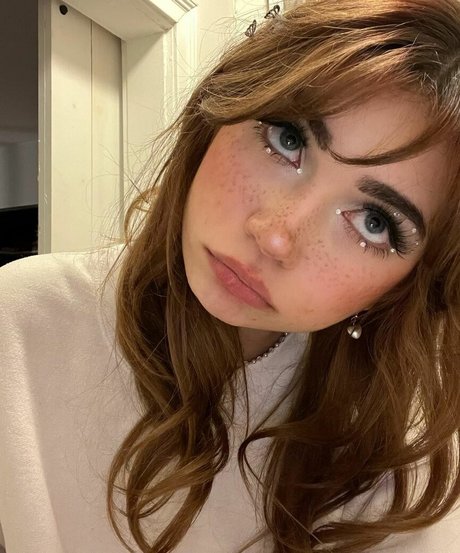 Lunchbaglujan naked actress photos