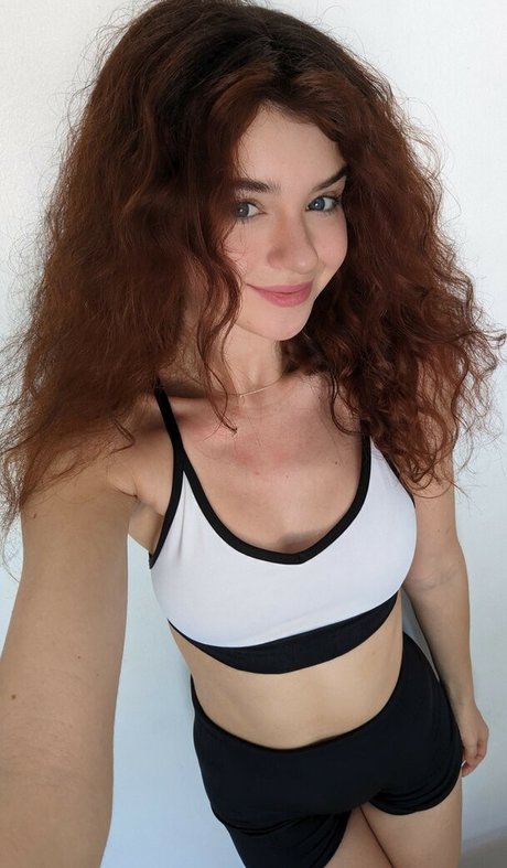 Chloe Lockley hot star image