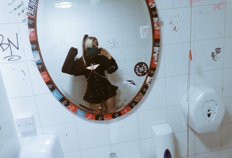 Kiwo erotic actress photos