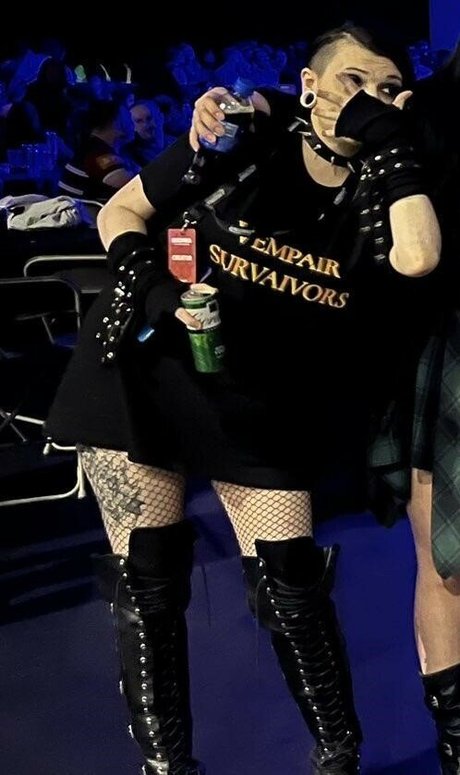 Kiwo model art photo