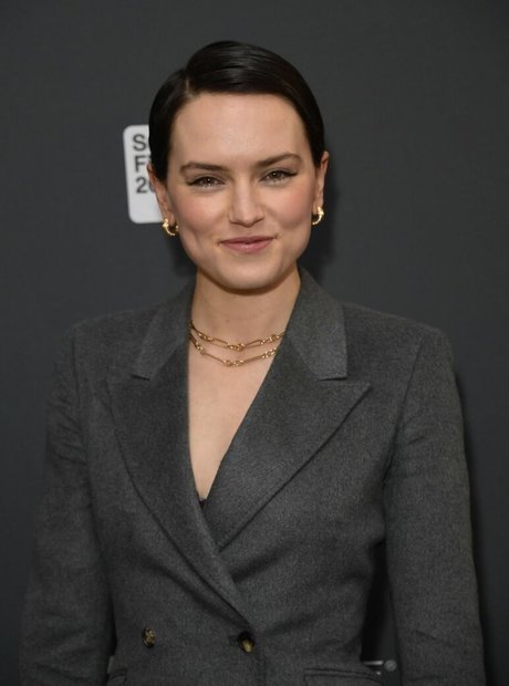 Daisy Ridley model exclusive galleries