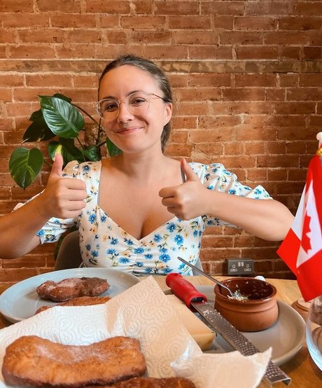 Adventures And Naps nude model pics