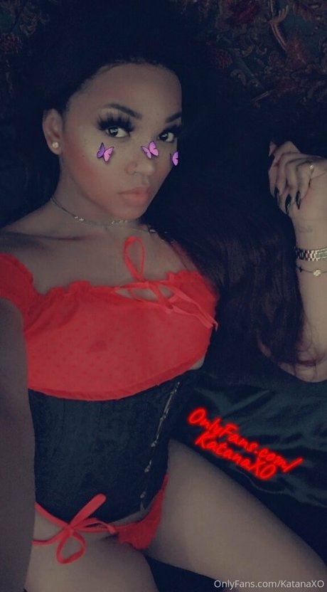 katanaxo naked actress photos