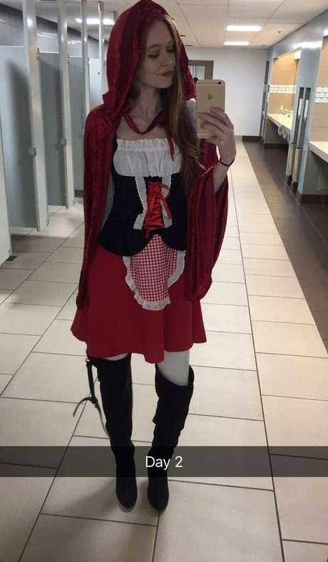 Holly Hicks sexy model pictures