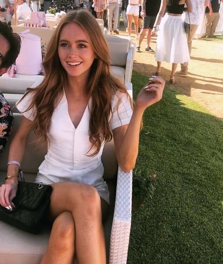 Holly Hicks best model picture