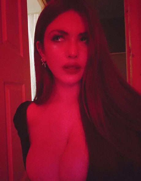 Ashleigh Coffin model top pictures