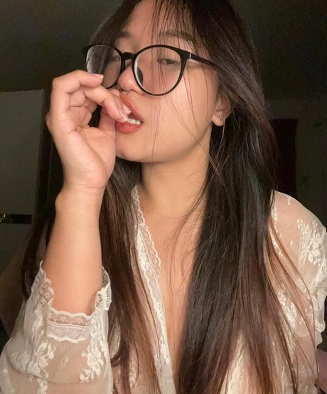 Thanyanan__Bow nude star pictures