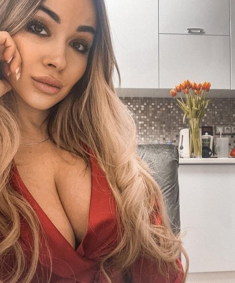 Anna Kostenko sexy star picture