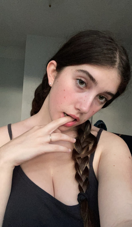 itsmollyyyrose again perfect model img