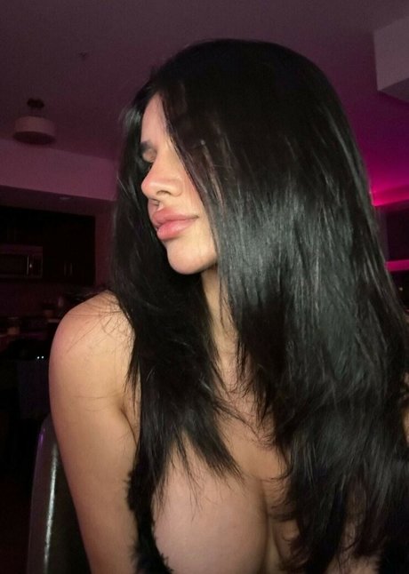 Alishbasheikh adult model photos