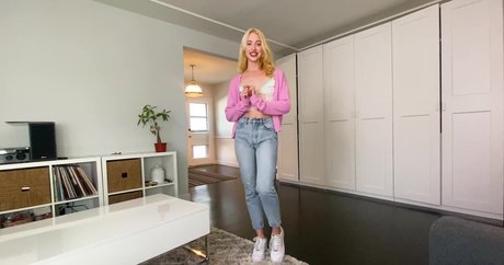 Chole Cherry naked star image