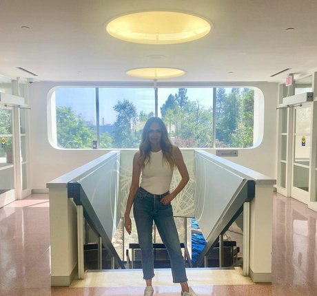 Vanessa Angel star nudes pics