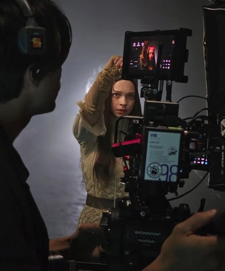 Emma Myers star adult pictures