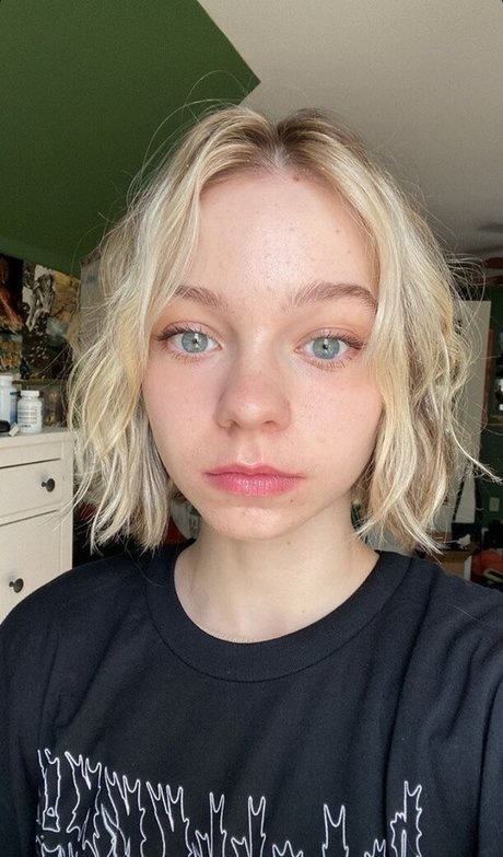 Emma Myers free model archive