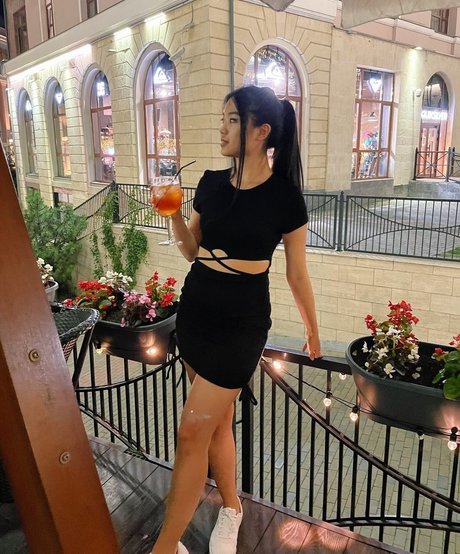 Nemsko model hot images