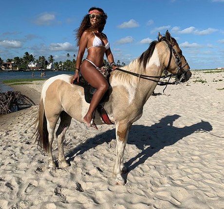 Valeria Valenssa top star images