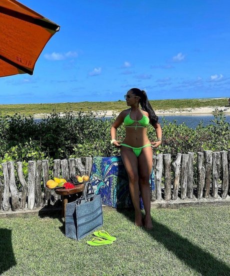 Valeria Valenssa nice model photo