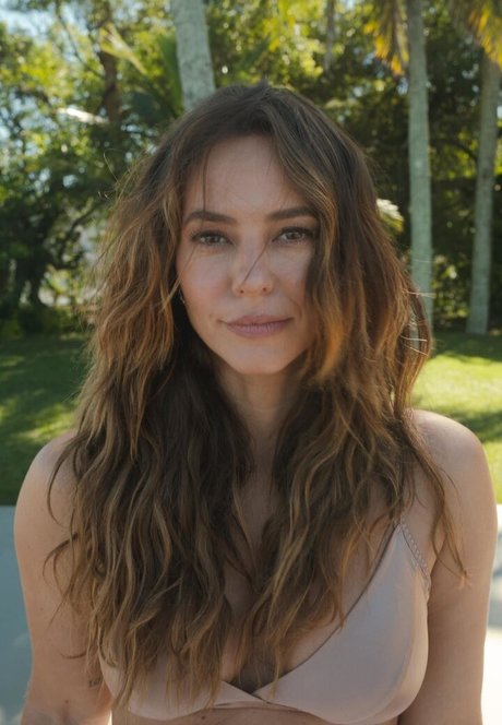 Paolla Oliveira nice actress pictures