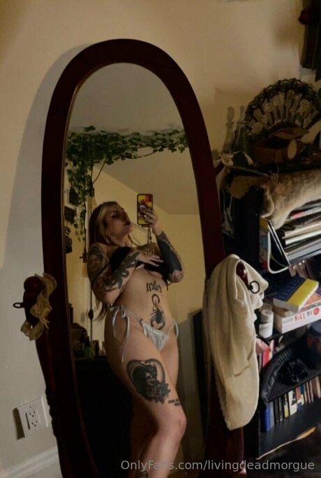 Livingdeadmorgue model nude pictures