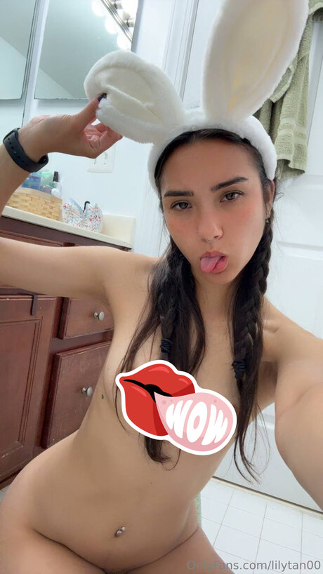 Lilytan00 hd pornstar img