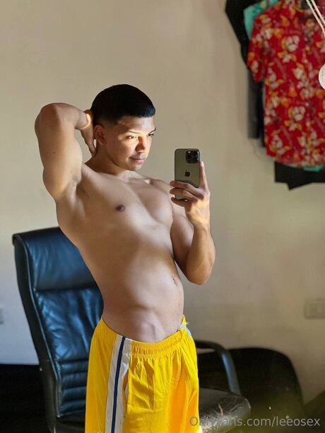 Leeosex model naked images