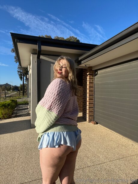 Karma Lee model nudes photos