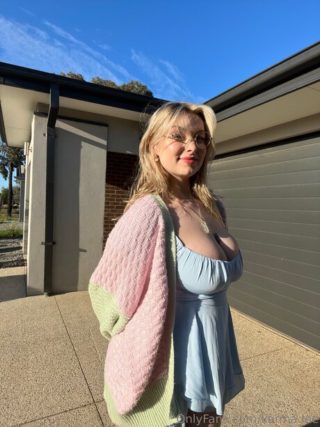 Karma Lee sex actress picture