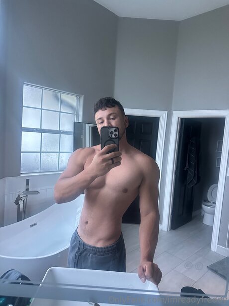 Imreadyfreddy nude actress photo