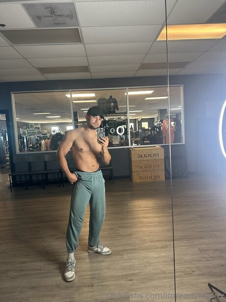 Imreadyfreddy star high quality photo