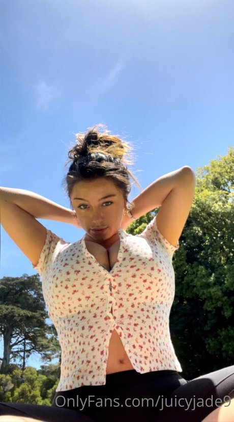 JuicyJade9 pornstar top photos