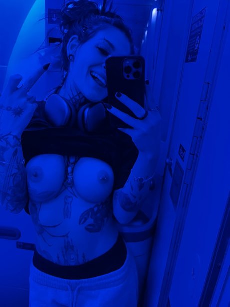 Hawkhatesyou nudes model archive