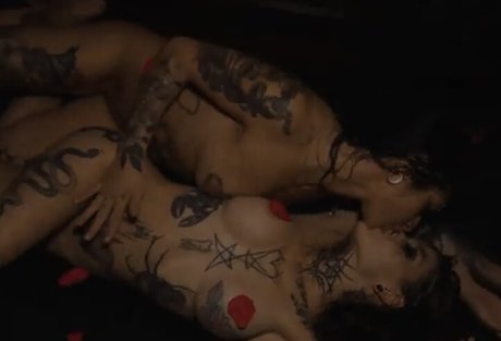 Hawkhatesyou model xxx images