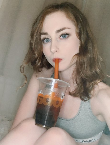 Mareesly erotic model img