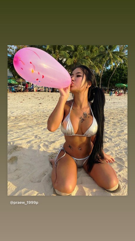 Praew Phatcharin pretty actress picture