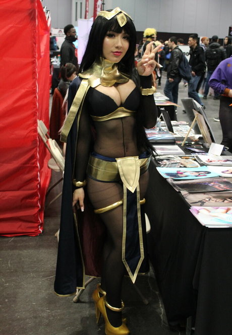 Arabella Kat erotic actress galleries