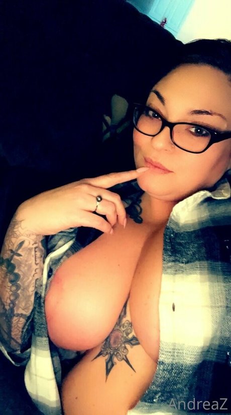 Andrea Zendejas model art picture