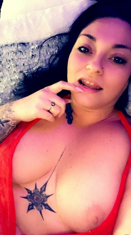 Andrea Zendejas star pornographic pic