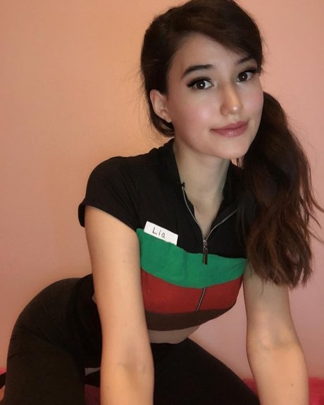 Lia SEXT ME art star galleries