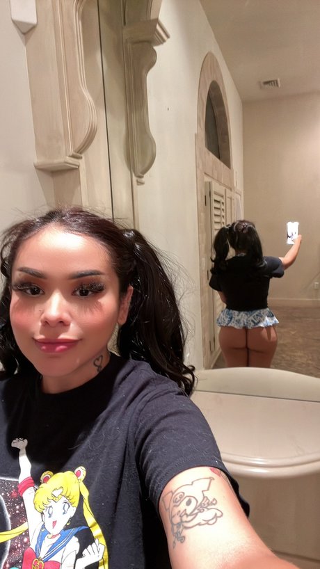 Alva Jay porn model image