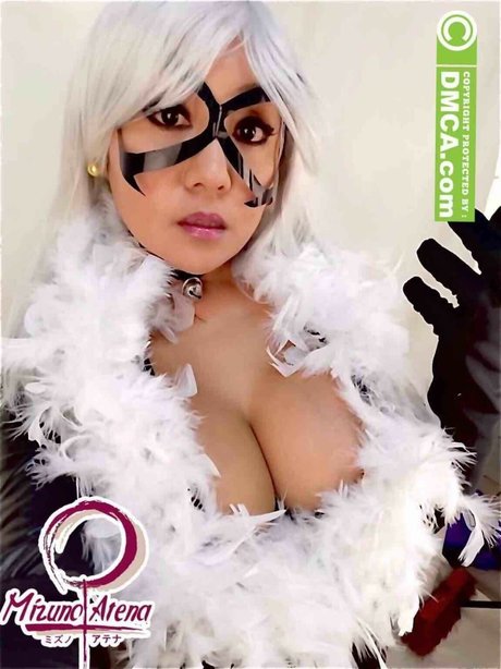 Mizuno Atena nude model images