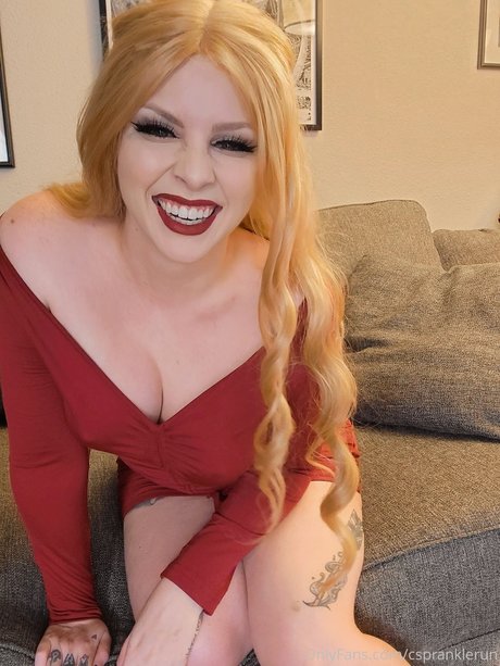 Miss Cozy Peach pornstar nude images