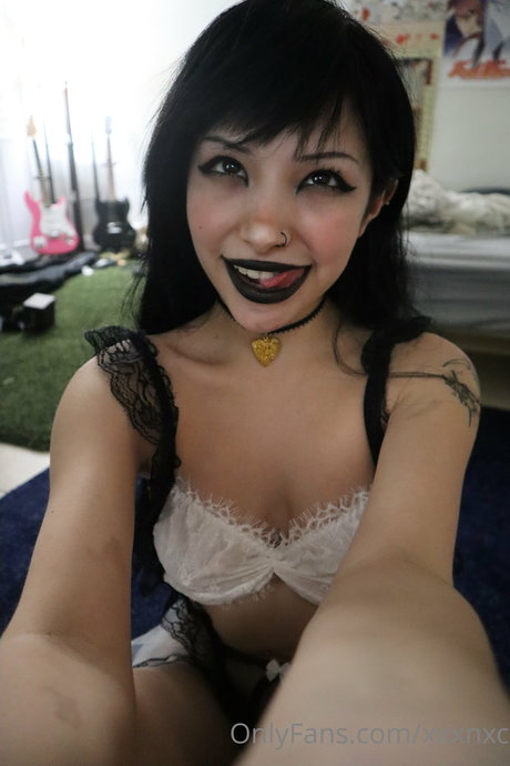 wtsdafuzz sexy actress pictures